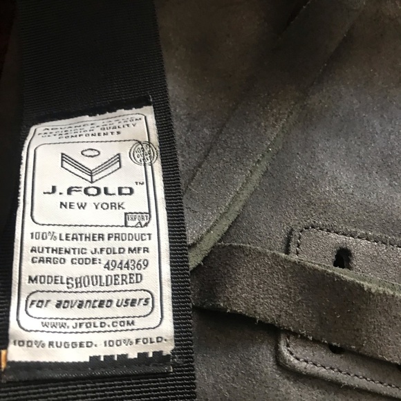J. Fold Authentic Genuine Gray Leather Message Bag - Picture 4 of 7